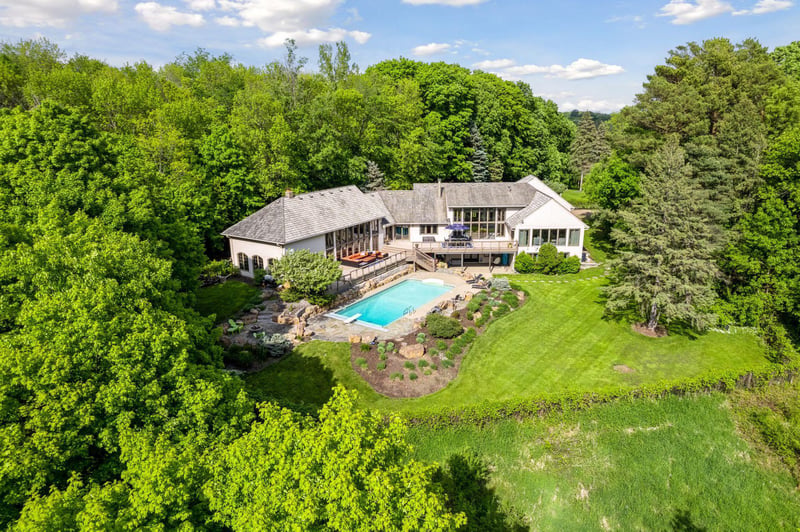 535 Apple Garden Rd, Minnetrista, MN 55364