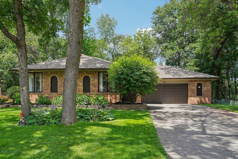 312 E 135th St, Burnsville, MN 55337