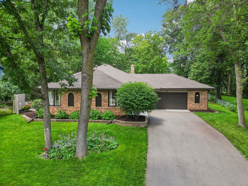 312 E 135th St, Burnsville, MN 55337