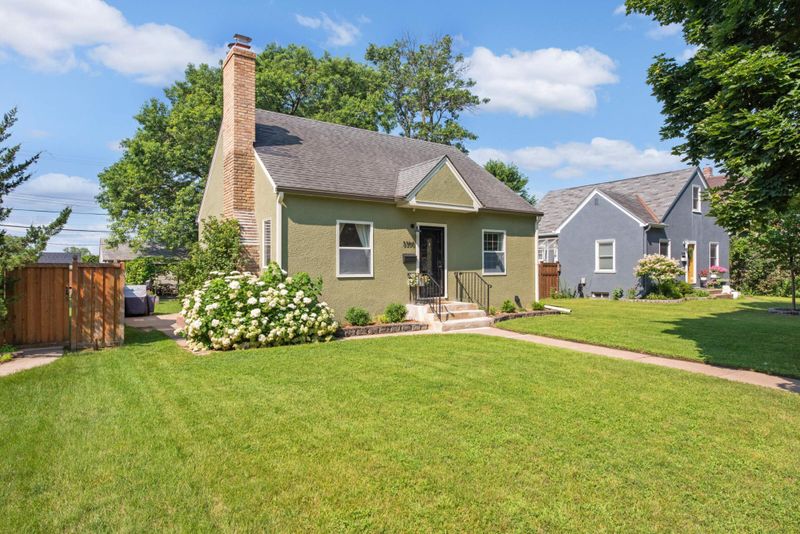 3350 Brownlow Ave, Minneapolis, MN 55426