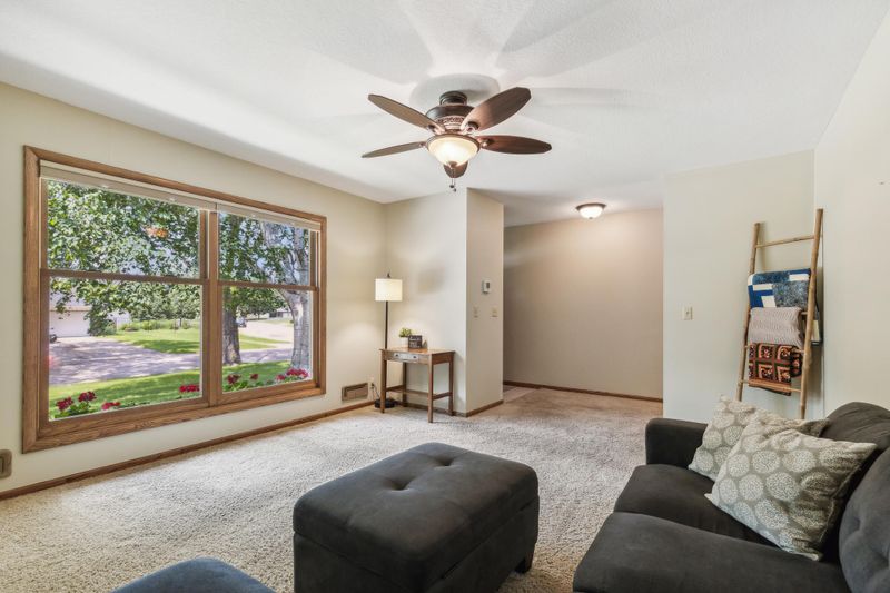 13406 Florida Ct, Apple Valley, MN 55124