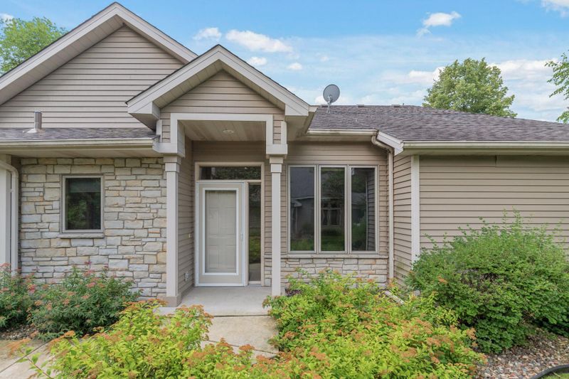 27725 Ridge Point Dr, Chisago City, MN 55013