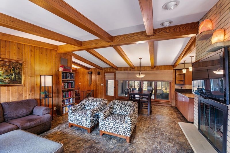317 8th Ave SE, Osseo, MN 55369