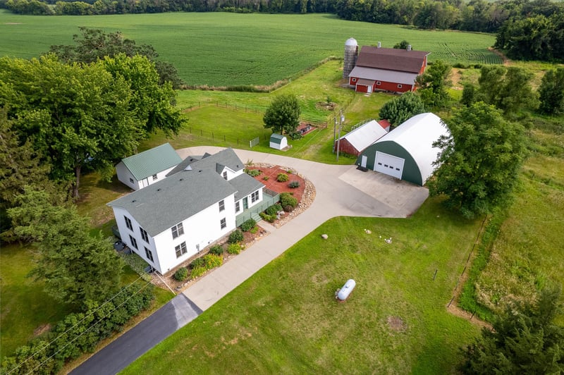 25500 Raven Rd, Belle Plaine, MN 56011