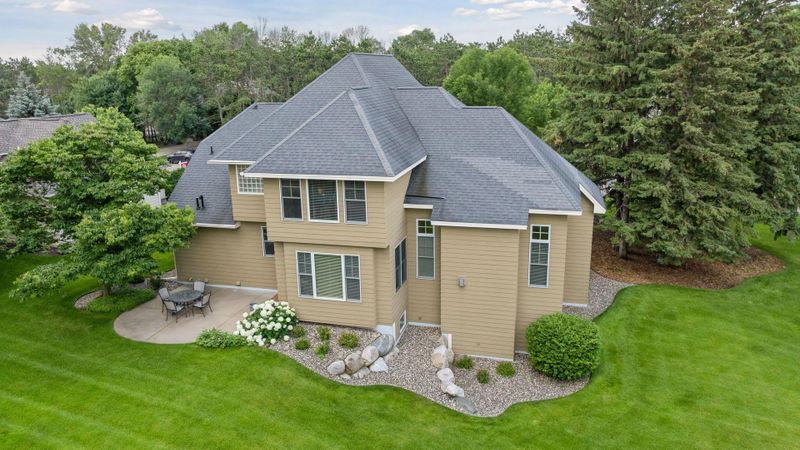 8986 Springwood Dr, Woodbury, MN 55125