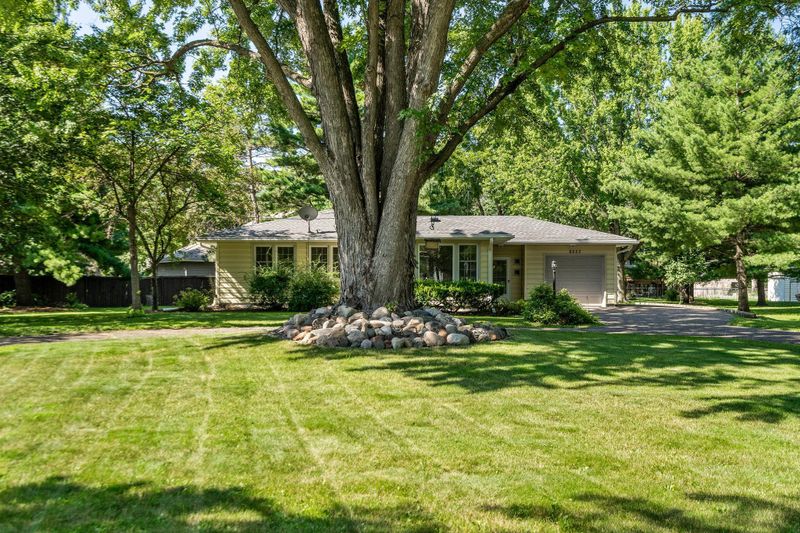 8523 W River Rd, Brooklyn Park, MN 55444