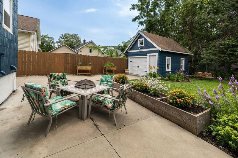 226 10th St SE, Rochester, MN 55904