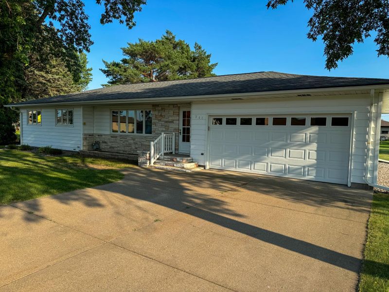 310 1st Ave SE, Pierz, MN 56364