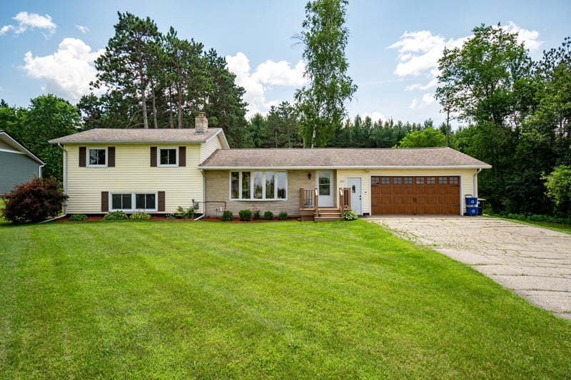 226 W Fir St, Strum, WI 54770