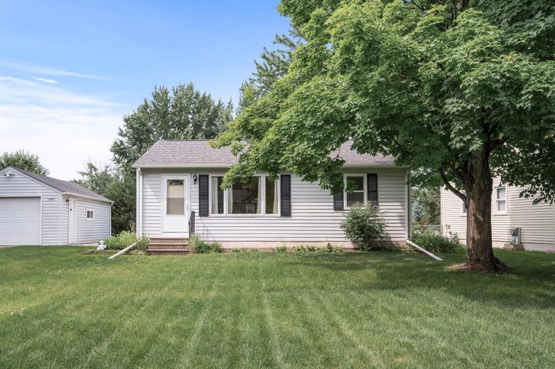 1747 Hillview Rd, Shoreview, MN 55126