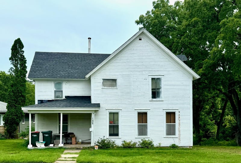 132 Vine St, River Falls, WI 54022