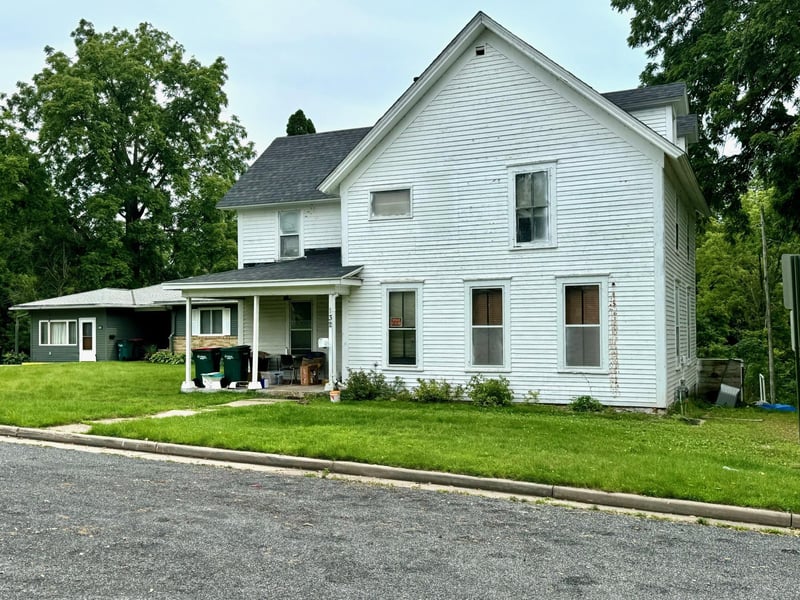 132 Vine St, River Falls, WI 54022