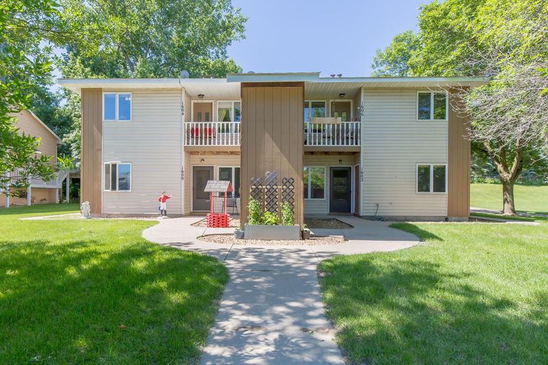 1600 Roundhouse Cir, Shakopee, MN 55379