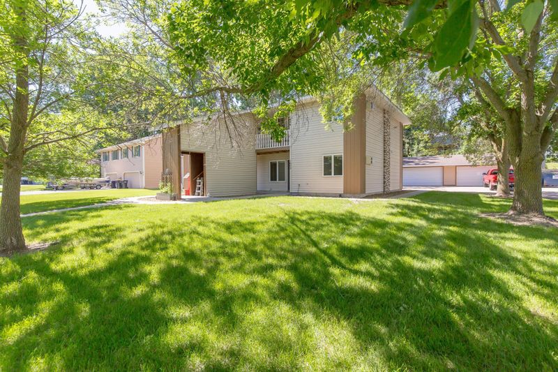1600 Roundhouse Cir, Shakopee, MN 55379