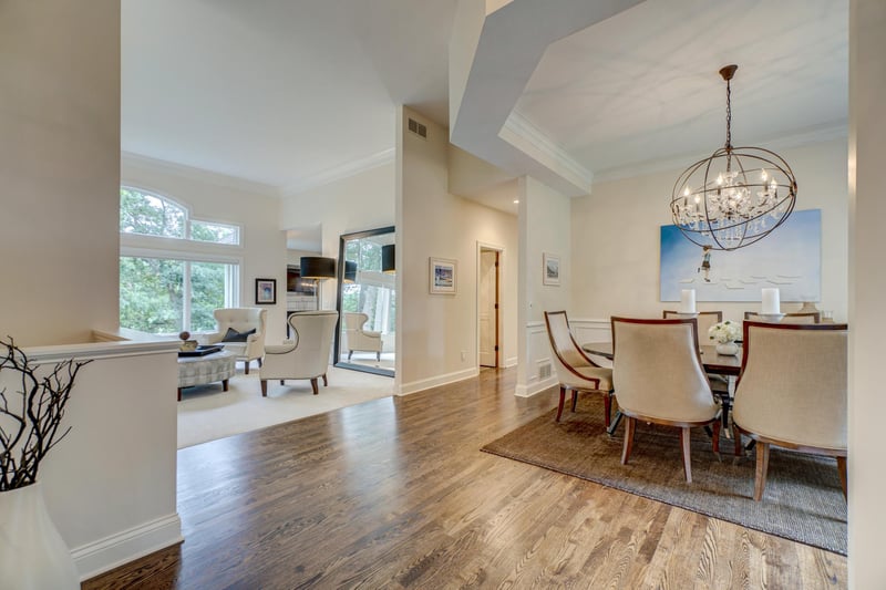 34 Forest Trl, Mahtomedi, MN 55115