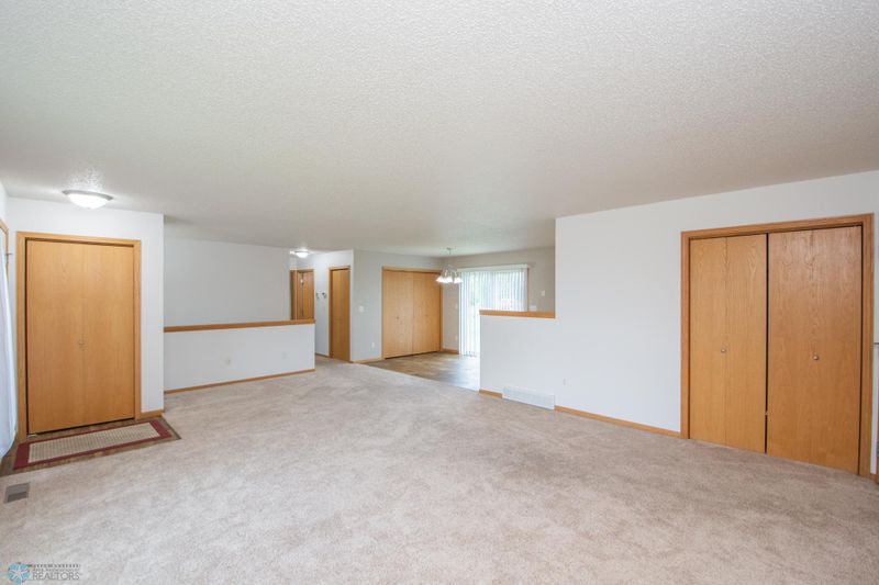10 Dale St, Dilworth, MN 56529