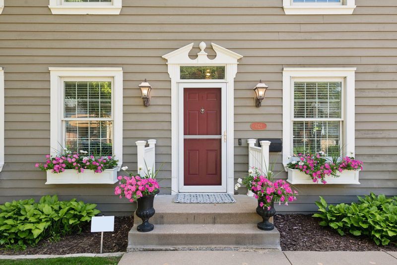6121 Wilryan Ave, Edina, MN 55436