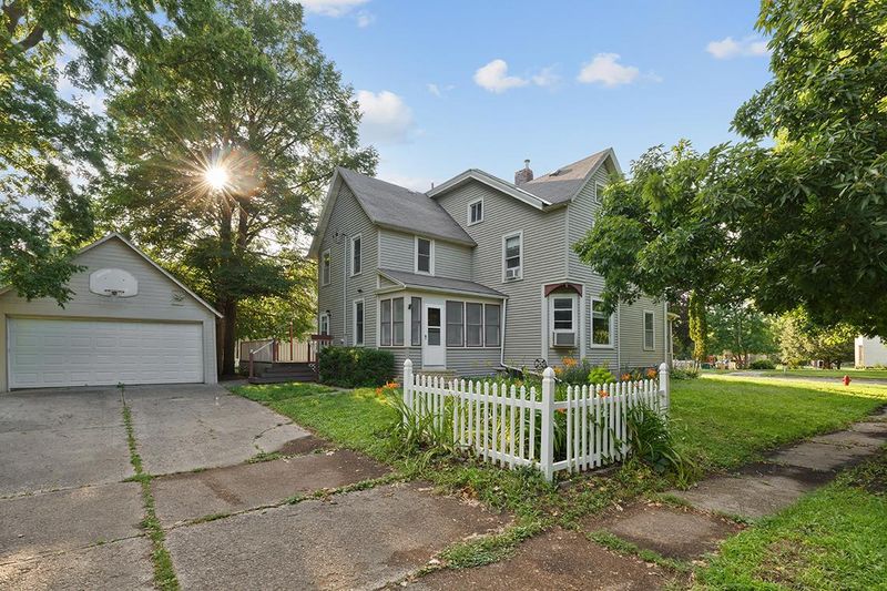 226 Cleveland Ave E, Winnebago, MN 56098