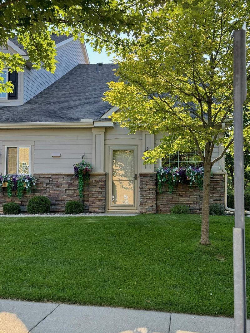 9176 Meadow Way, Victoria, MN 55386