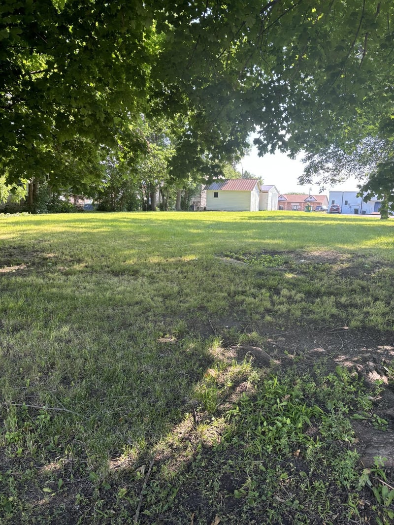 000 Second St SW, Fairfax, MN 55332