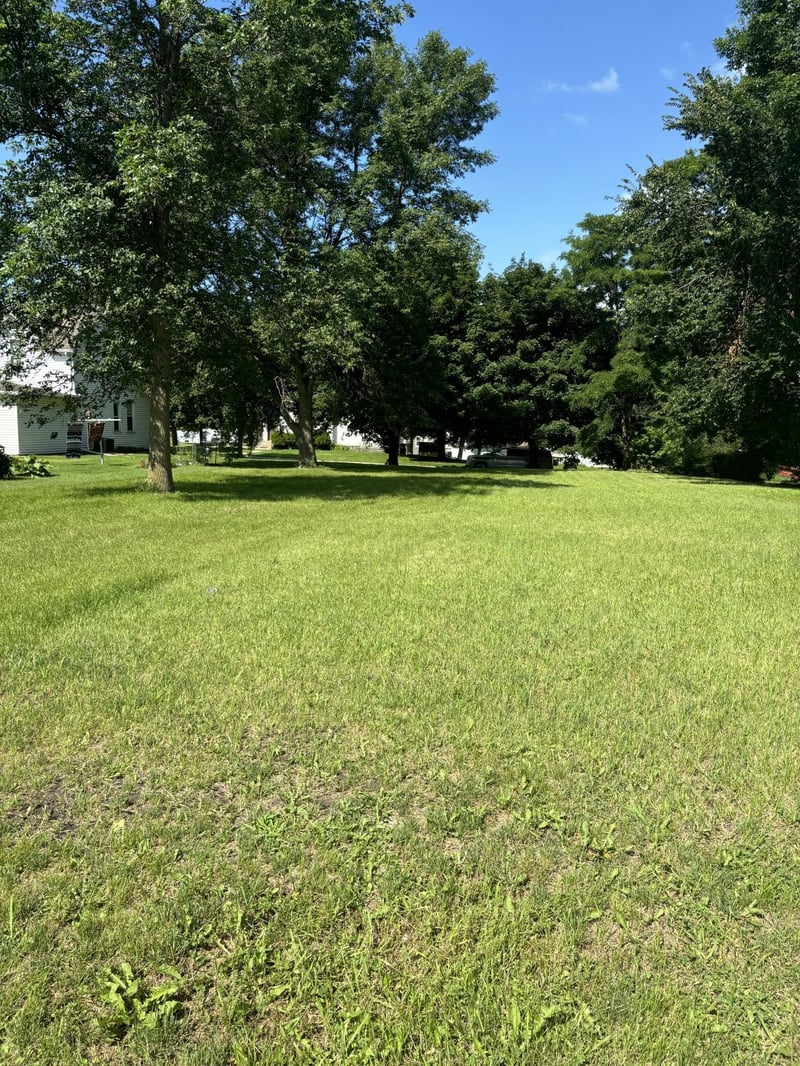 000 Second St SW, Fairfax, MN 55332