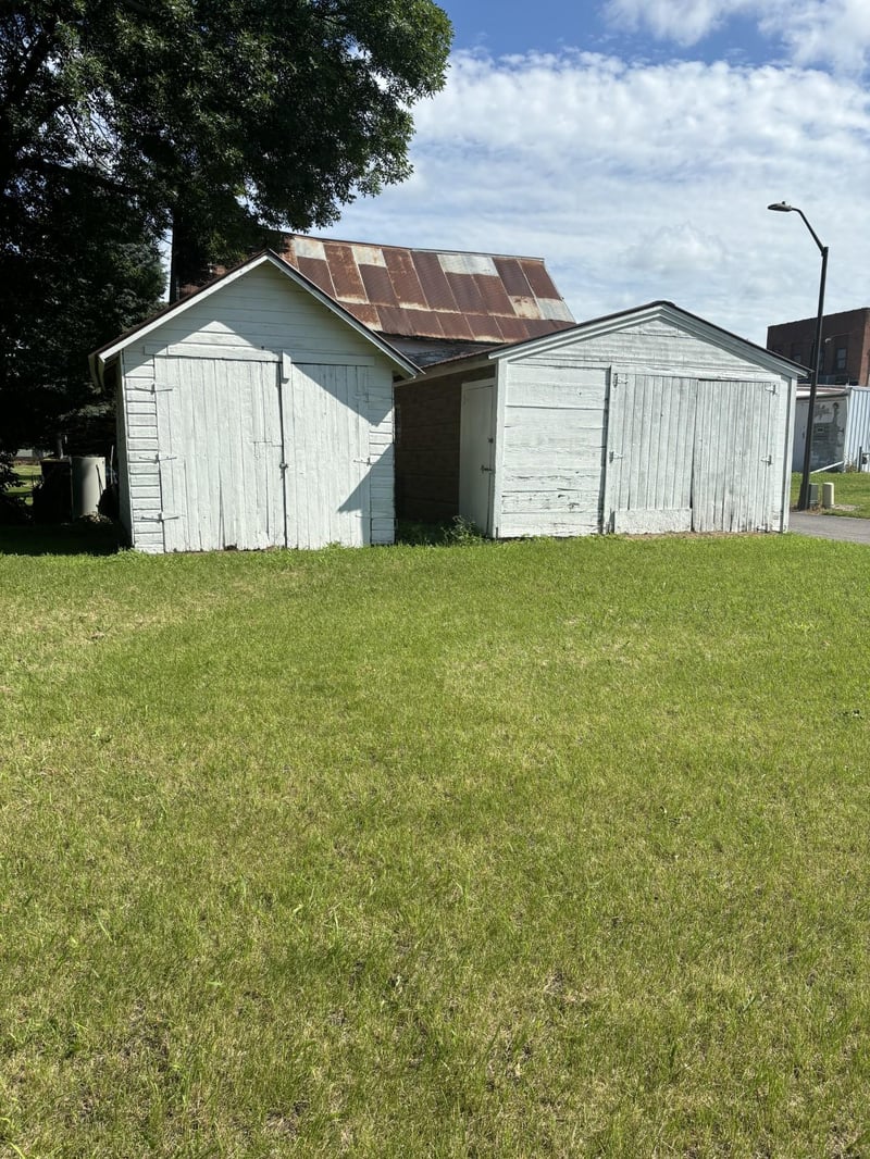000 Second St SW, Fairfax, MN 55332