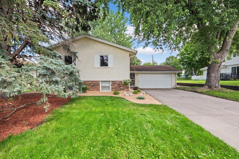3905 Penrod Ln, Saint Anthony, MN 55421