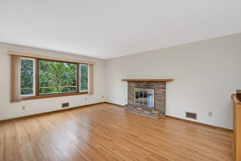 3905 Penrod Ln, Saint Anthony, MN 55421
