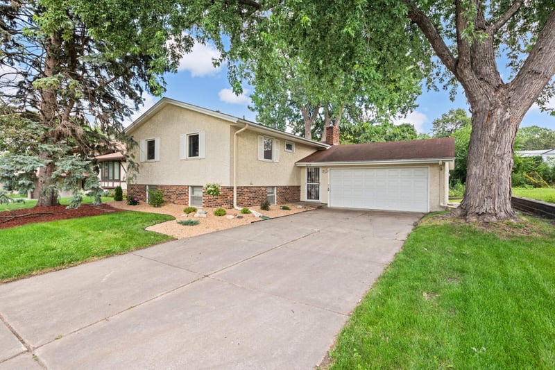 3905 Penrod Ln, Saint Anthony, MN 55421