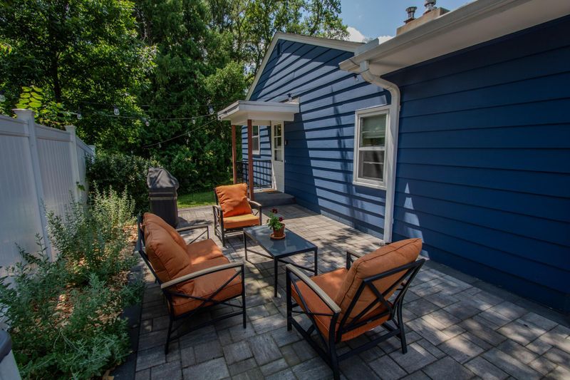 6 Lincoln Ln, Northfield, MN 55057