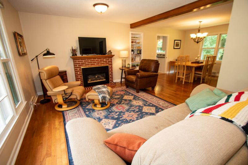6 Lincoln Ln, Northfield, MN 55057