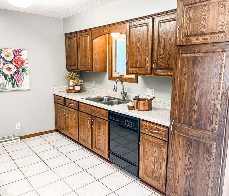 3136 Alexander Ln, Mound, MN 55364
