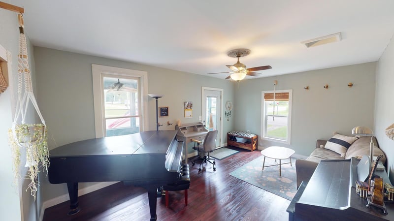 24063 3rd St, Trempealeau, WI 54661