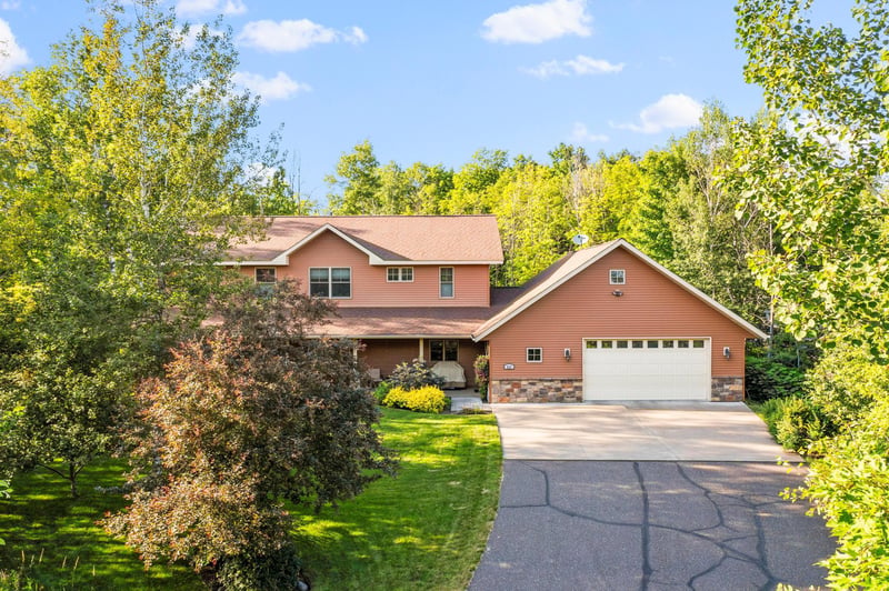 537 W Faribault St, Duluth, MN 55803