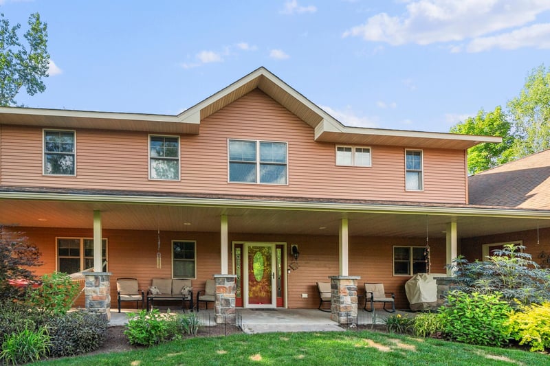 537 W Faribault St, Duluth, MN 55803