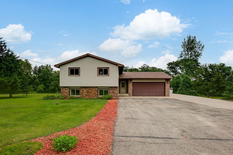 19658 5th St NE, Cedar, MN 55011