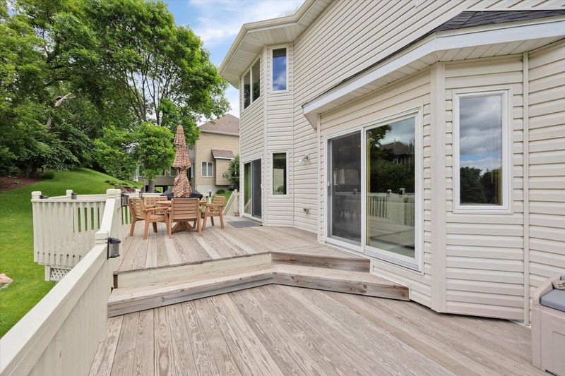 7984 Lismore Cir, Eden Prairie, MN 55347