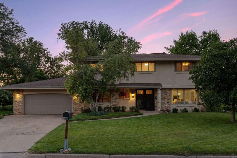 5924 29th Pl N, Minneapolis, MN 55422