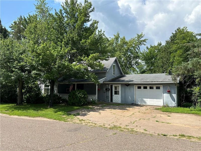 125 Hampton Ave S, Dallas, WI 54733