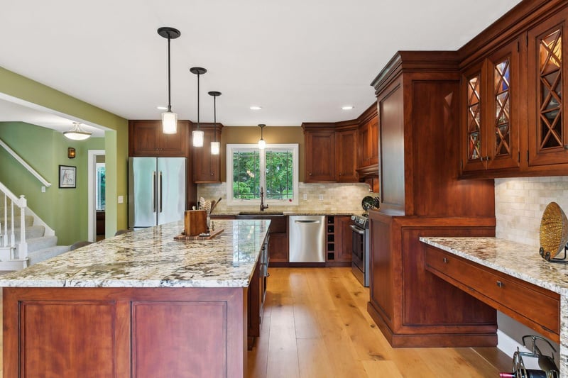 2630 Urbandale Ln N, Minneapolis, MN 55447