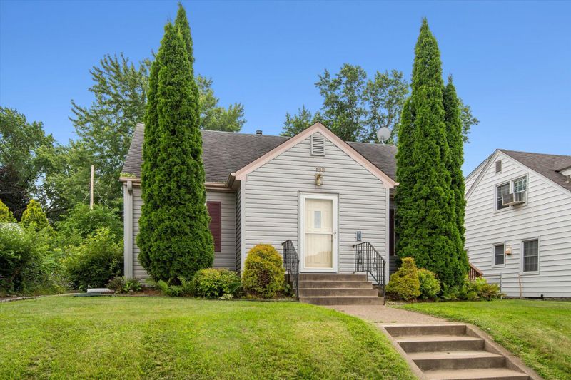 198 Bernard St E, West Saint Paul, MN 55118
