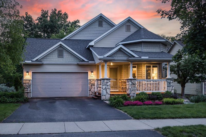 751 7th St, Chaska, MN 55318