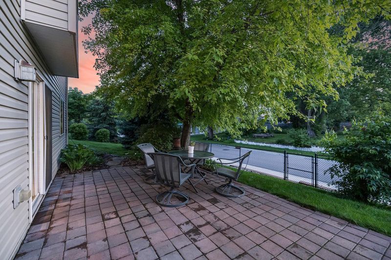 751 7th St, Chaska, MN 55318