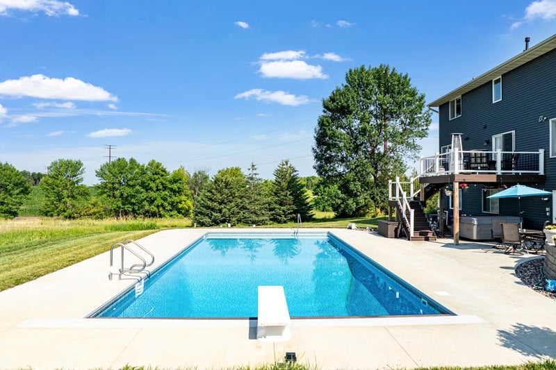 2291 E 260th St, Webster, MN 55088