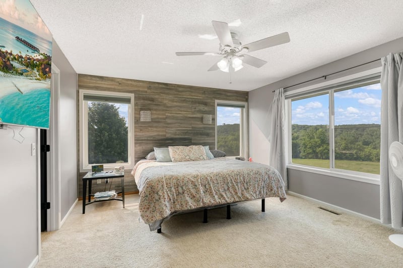 2291 E 260th St, Webster, MN 55088