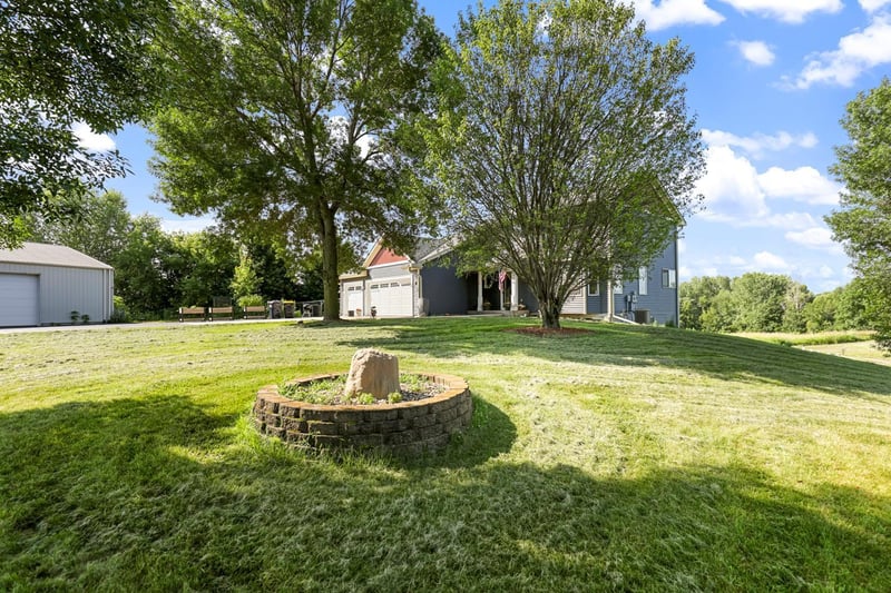 2291 E 260th St, Webster, MN 55088