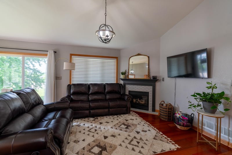 206 NW Smith St, Mapleton, MN 56065