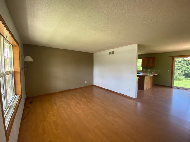 810 3rd Ave NE, Plainview, MN 55964