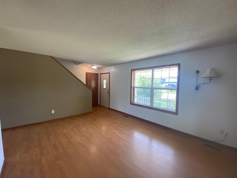 810 3rd Ave NE, Plainview, MN 55964