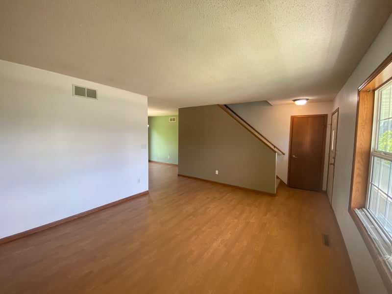 810 3rd Ave NE, Plainview, MN 55964